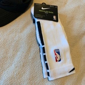 Nike Elite Quick Crew Socks | M 6-8, W 6-10